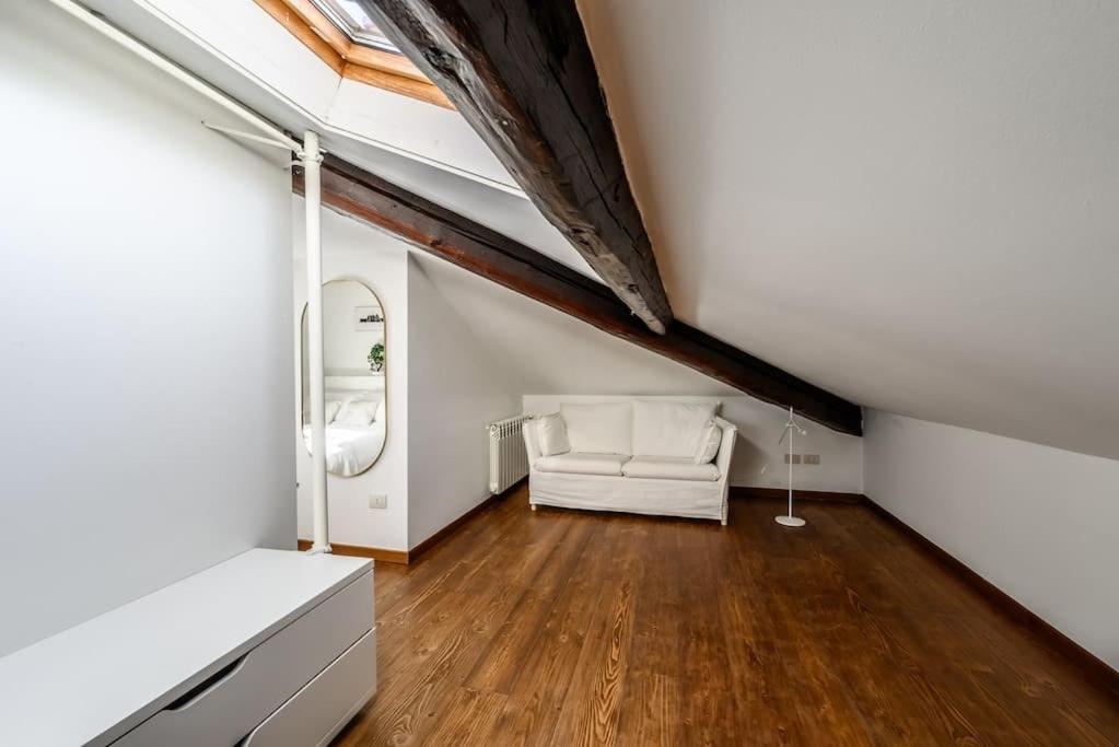 Buenos Aires' Nest - 10 Minutes From Duomo With Terrace Appartement Milaan Buitenkant foto