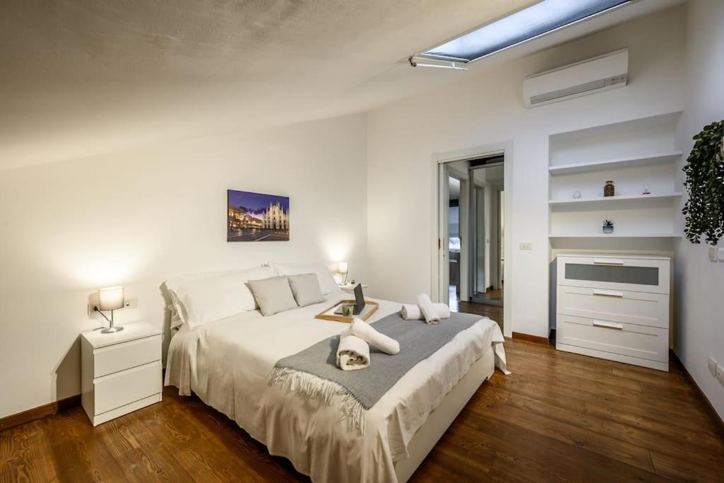 Buenos Aires' Nest - 10 Minutes From Duomo With Terrace Appartement Milaan Buitenkant foto