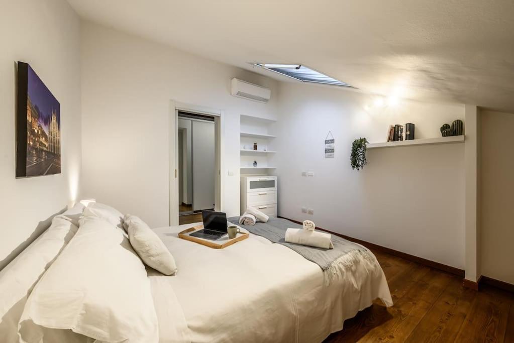 Buenos Aires' Nest - 10 Minutes From Duomo With Terrace Appartement Milaan Buitenkant foto