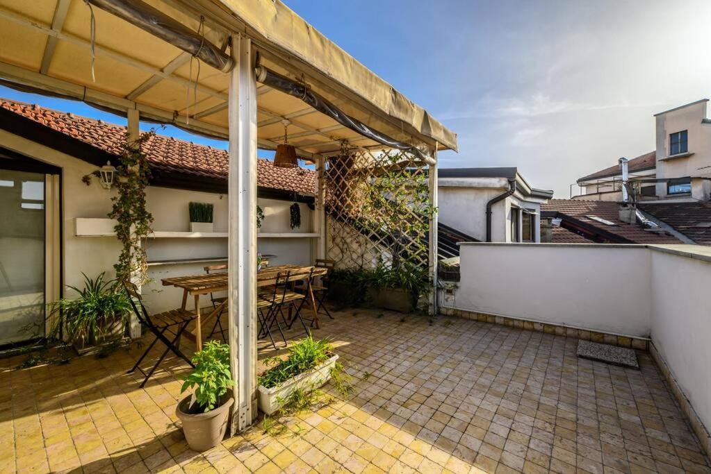 Buenos Aires' Nest - 10 Minutes From Duomo With Terrace Appartement Milaan Buitenkant foto