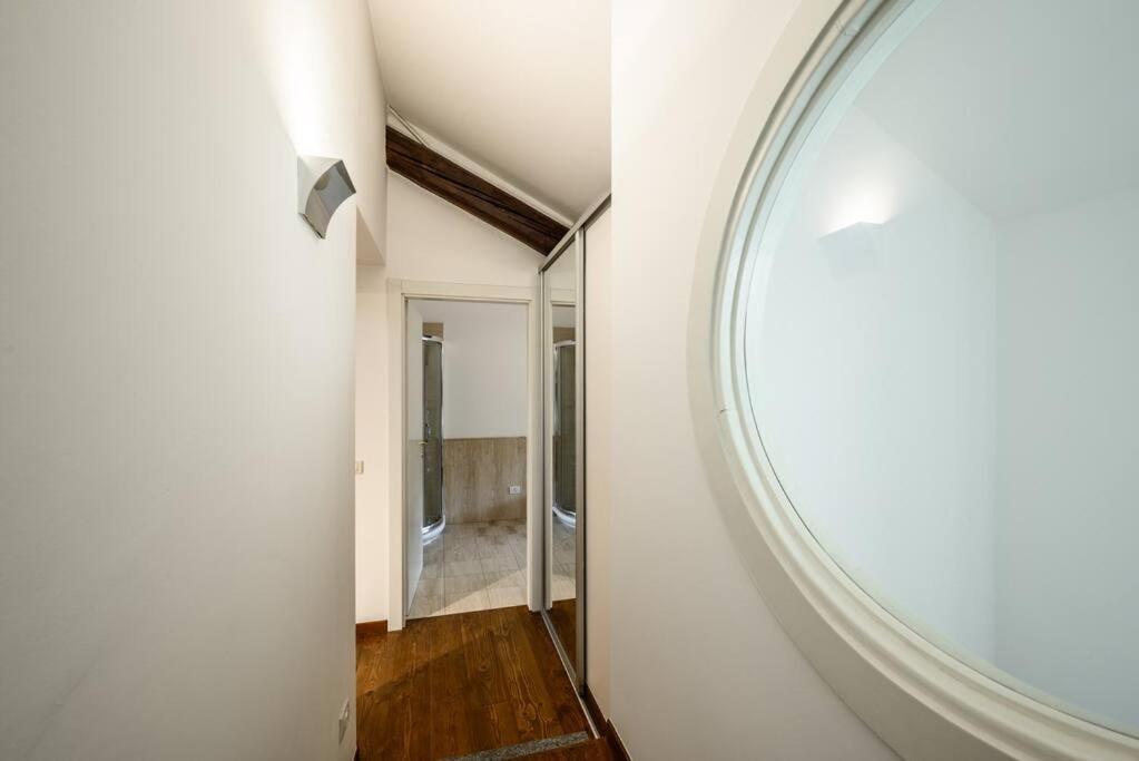 Buenos Aires' Nest - 10 Minutes From Duomo With Terrace Appartement Milaan Buitenkant foto